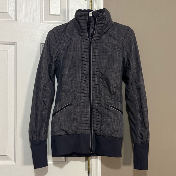 lululemon athletica Jackets & Blazers - 🖤 Lululemon Run: For Your Life Jacket — Black Plaid (Size 4)